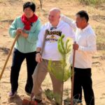 视频丨见证跨国友谊！殷玉珍“赛考斯”重返毛乌素种下新树